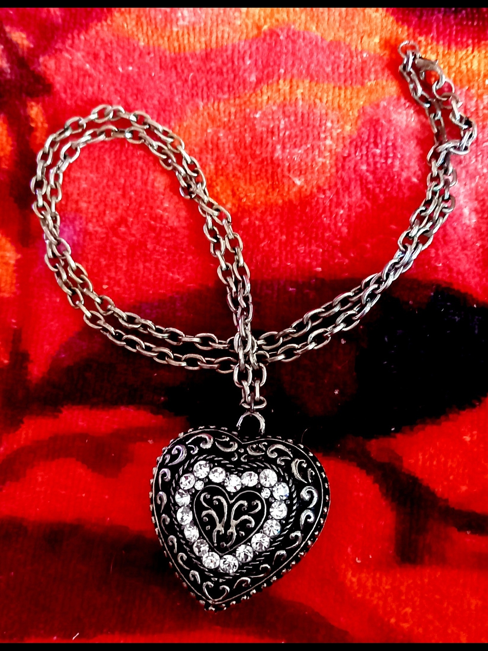 🖤  Crystal Necklace - Picture 5 of 8